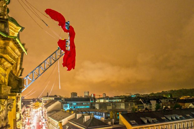 Die Nike landet in Linz - Fotograf Hermann Erber